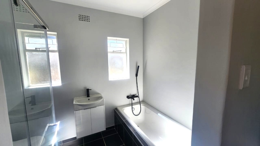 3 Bedroom Property for Sale in Bergzicht Western Cape